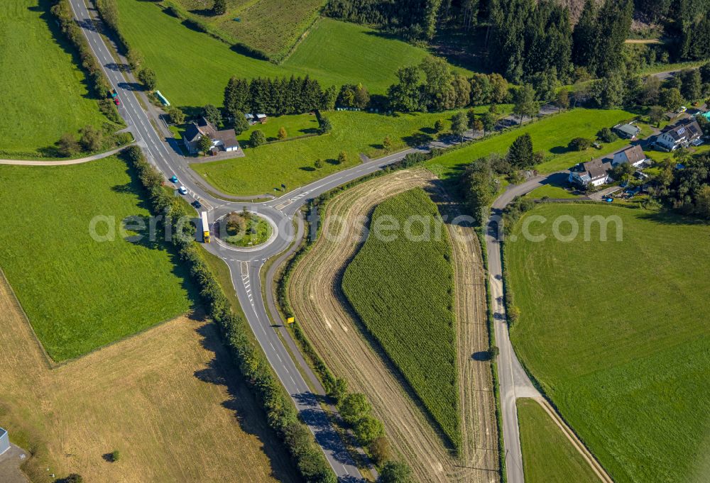 Elspe from the bird's eye view: Traffic management of the roundabout road Bundesstrasse 55 - Bermkestrasse in Elspe in the state North Rhine-Westphalia, Germany