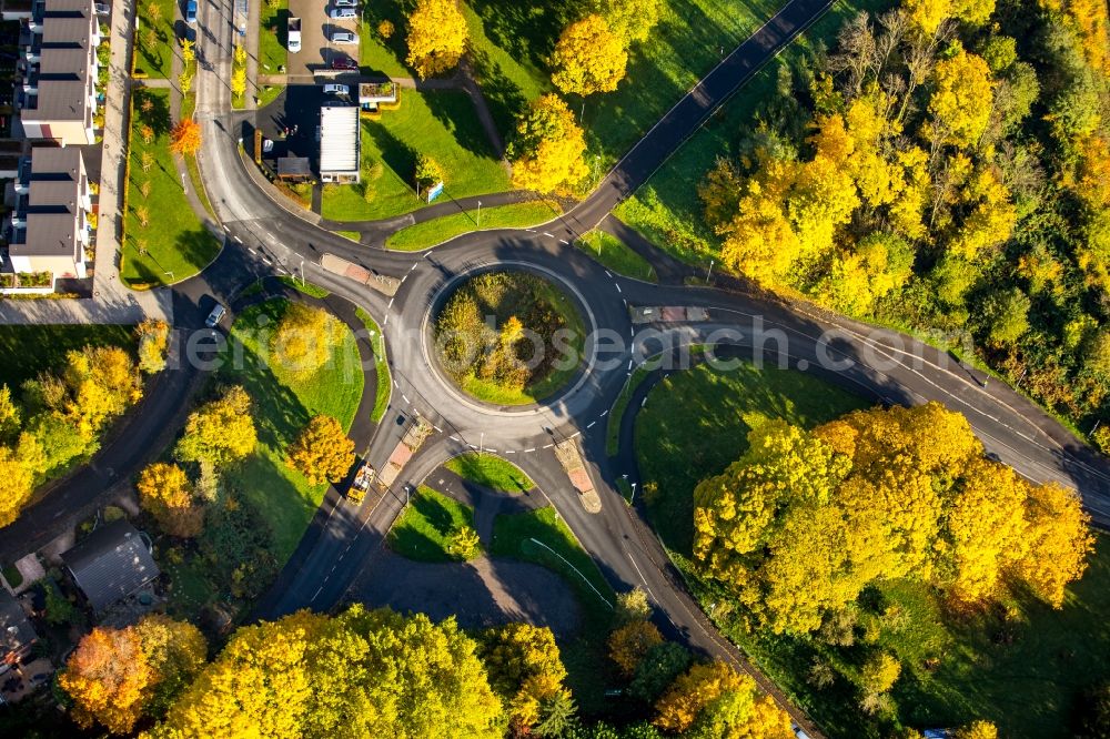 Kupferdreh from above - Streets around the roundabout of Dilldorfer Street in an autumnal forest in Kupferdreh in the state of North Rhine-Westphalia