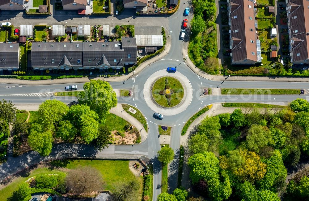 Velbert from above - Traffic management of the roundabout road on Elberfelder Strasse - Im Wiesengrund - Waldschloesschen in Velbert in the state North Rhine-Westphalia, Germany