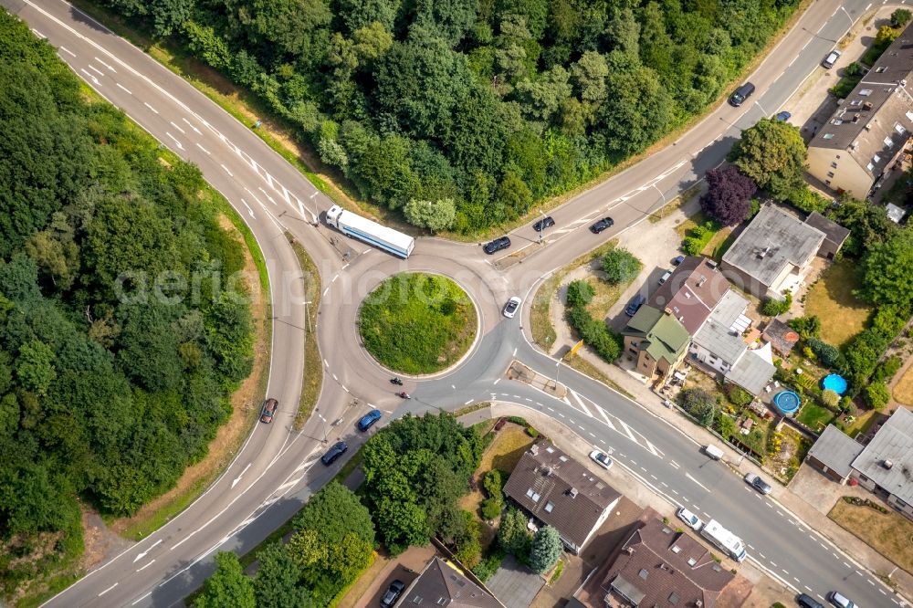 Aerial image Oberhausen - Traffic management of the roundabout road along the Huenenbergstasse in Oberhausen in the state North Rhine-Westphalia, Germany