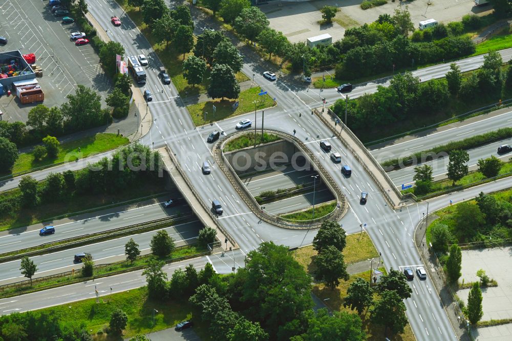 Fürth from above - Traffic management of the roundabout road on street Frankenschnellweg - Poppenreuther Strasse in Fuerth in the state Bavaria, Germany