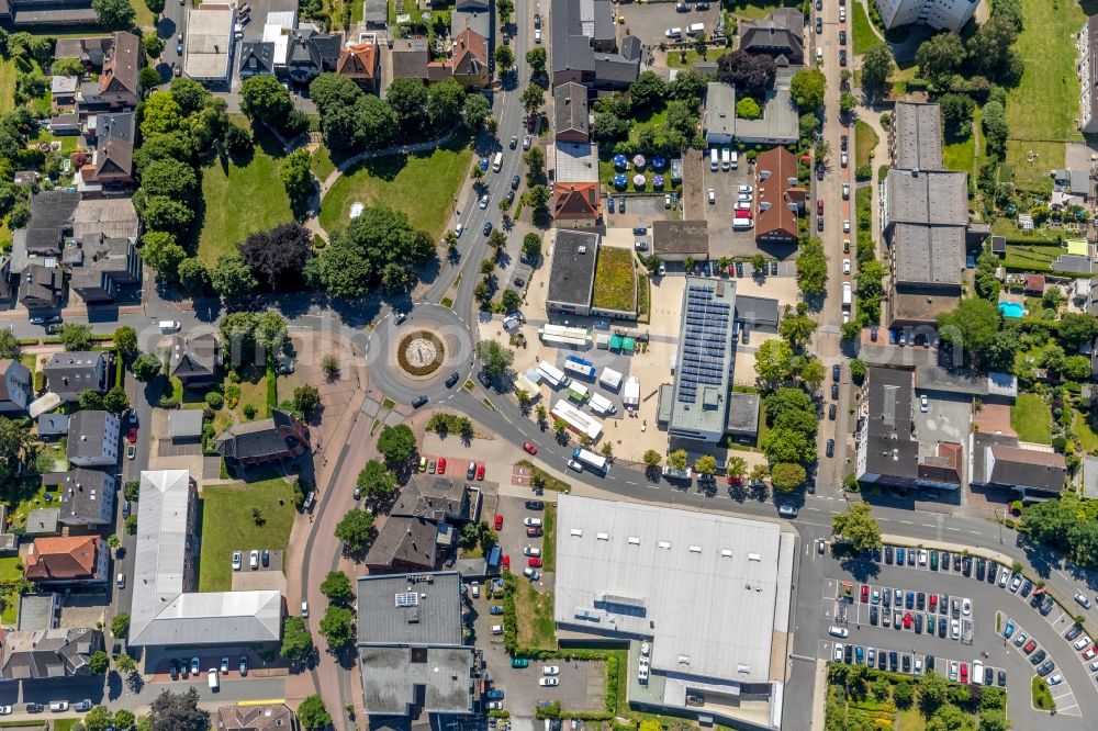 Beckum from above - Traffic management of the roundabout road on Gustav-Moll-Strasse - Hauptstrasse - Martin-Luther-Strasse in the district Neubeckum in Beckum in the state North Rhine-Westphalia, Germany