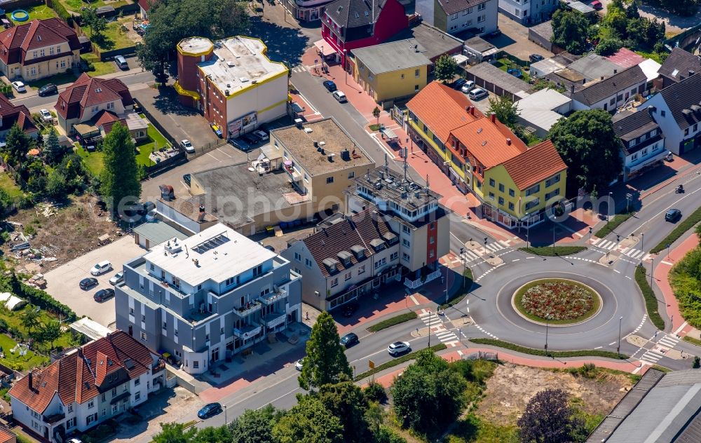 Dorsten from the bird's eye view: Traffic management of the roundabout road Im Hasewinkel und Halterner street in Dorsten in the state North Rhine-Westphalia