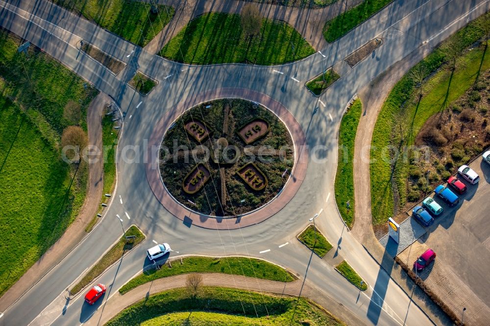 Aerial photograph Isselburg - Traffic management of the roundabout road mit Heckenemblem Breels - Hahnerfeld in Isselburg in the state North Rhine-Westphalia