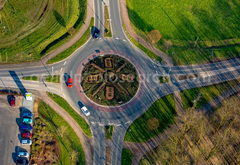 Isselburg from above - Traffic management of the roundabout road mit Heckenemblem Breels - Hahnerfeld in Isselburg in the state North Rhine-Westphalia