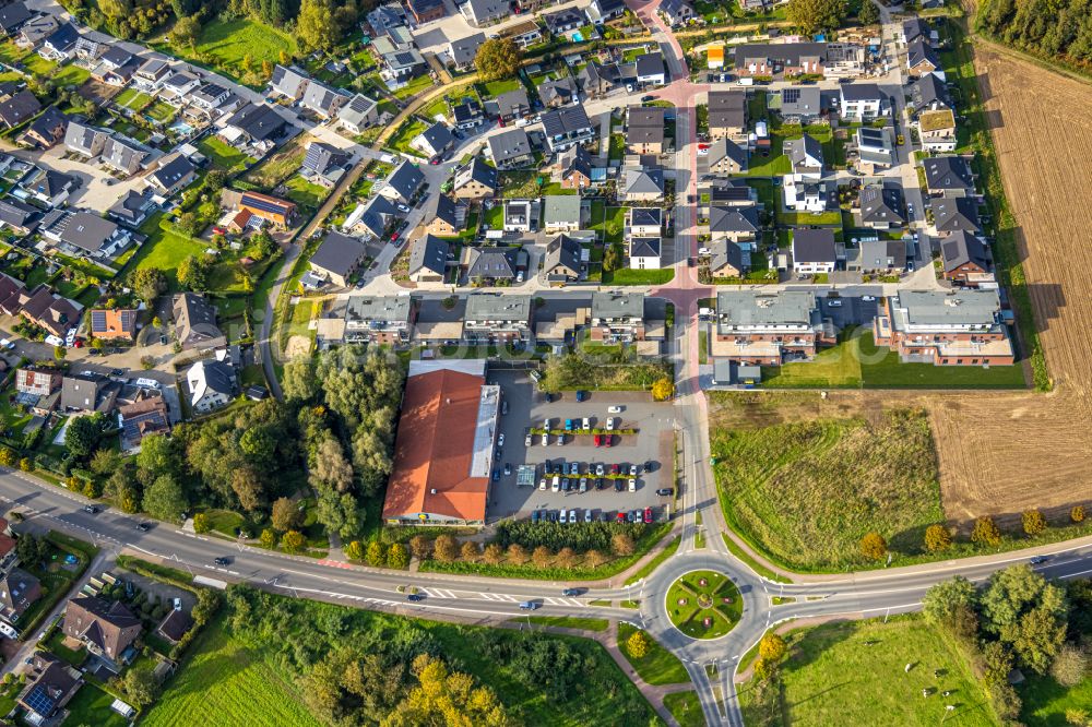 Aerial image Isselburg - Traffic management of the roundabout road mit Heckenemblem Breels - Hahnerfeld in Isselburg in the state North Rhine-Westphalia