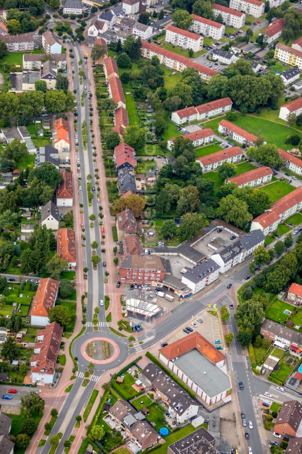 Aerial photograph Gladbeck - Traffic management of the roundabout road of Horster Str. in Gladbeck in the state North Rhine-Westphalia, Germany