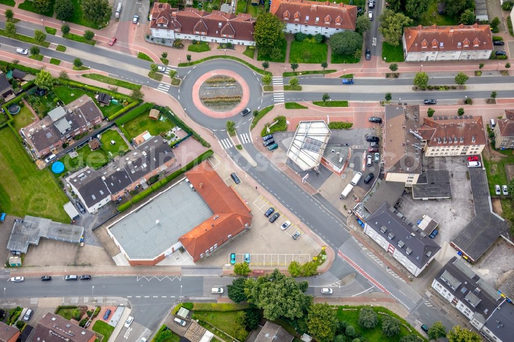 Gladbeck from above - Traffic management of the roundabout road of Horster Str. in Gladbeck in the state North Rhine-Westphalia, Germany