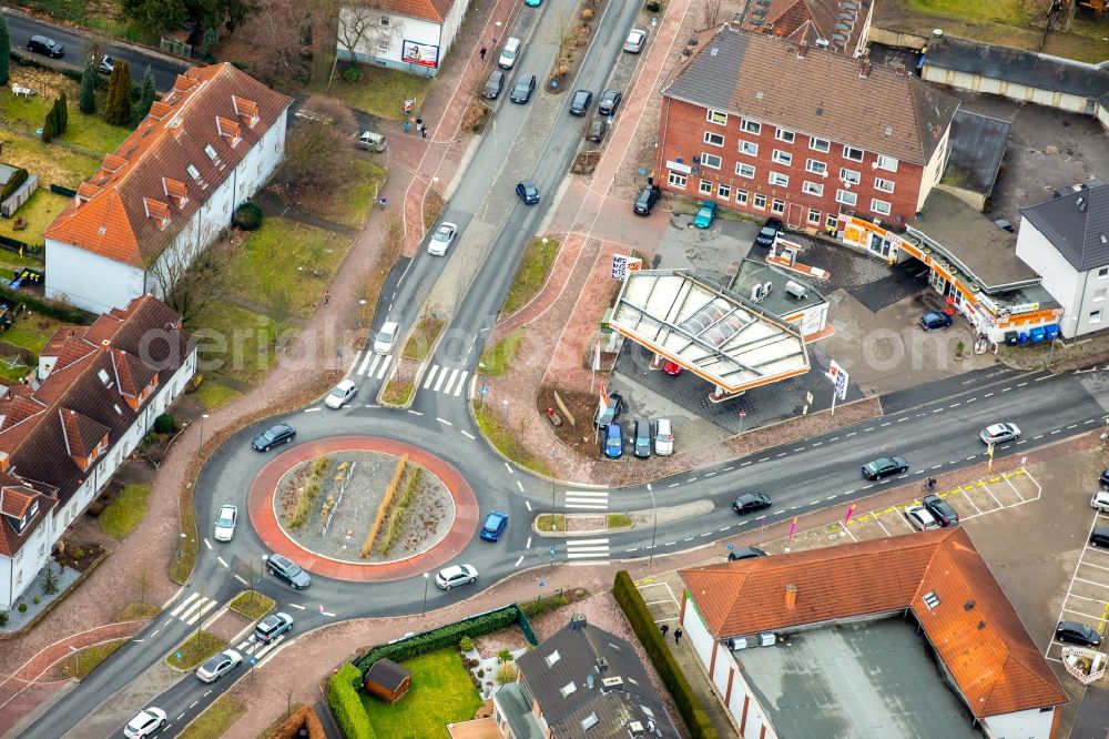 Gladbeck from above - Traffic management of the roundabout road Horster Strasse und Marienstrasse in Gladbeck in the state North Rhine-Westphalia