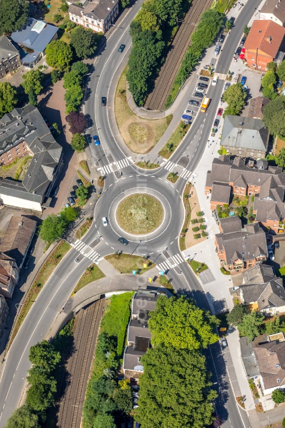 Aerial image Wetter (Ruhr) - Traffic management of the roundabout road on Kaiserstrasse - Friedrichstrasse - Ruhrstrasse in Wetter (Ruhr) in the state North Rhine-Westphalia, Germany