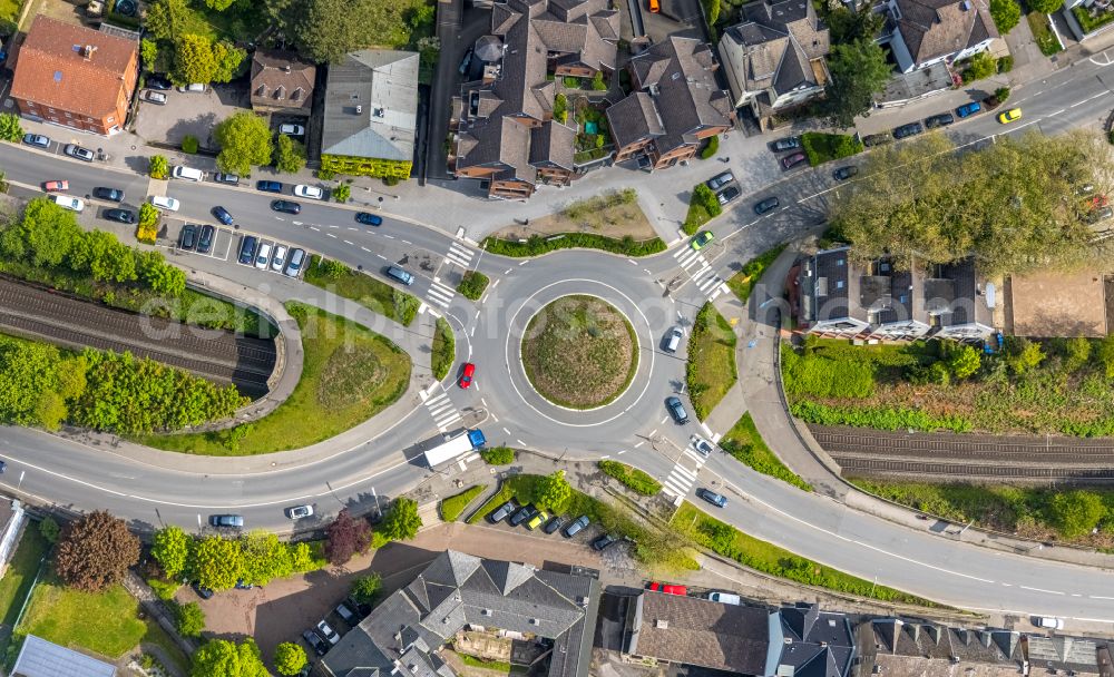 Wetter (Ruhr) from above - Traffic management of the roundabout road on Kaiserstrasse - Friedrichstrasse - Ruhrstrasse in Wetter (Ruhr) in the state North Rhine-Westphalia, Germany