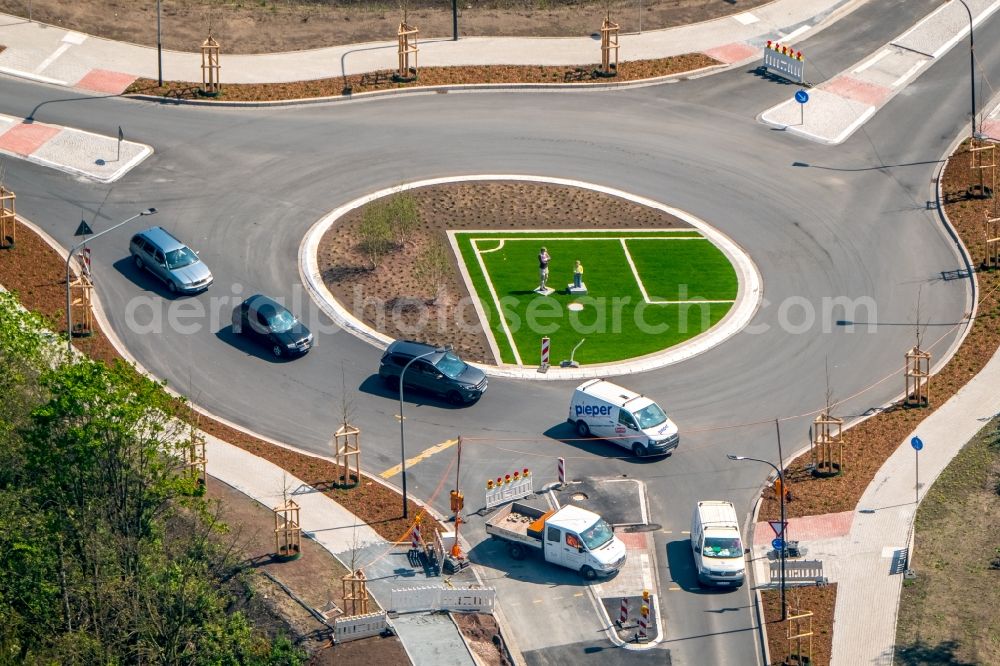 Aerial photograph Hamm - Traffic management of the roundabout road Kamener Strasse corner Kleine Werlstrasse in Hamm in the state North Rhine-Westphalia, Germany