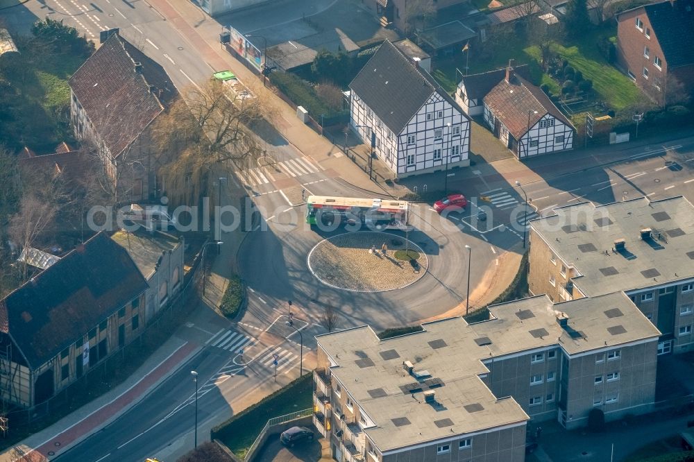 Aerial photograph Hamm - Traffic management of the roundabout road Kamener Strasse - Kleine Werlstrasse in the district Pelkum in Hamm in the state North Rhine-Westphalia, Germany