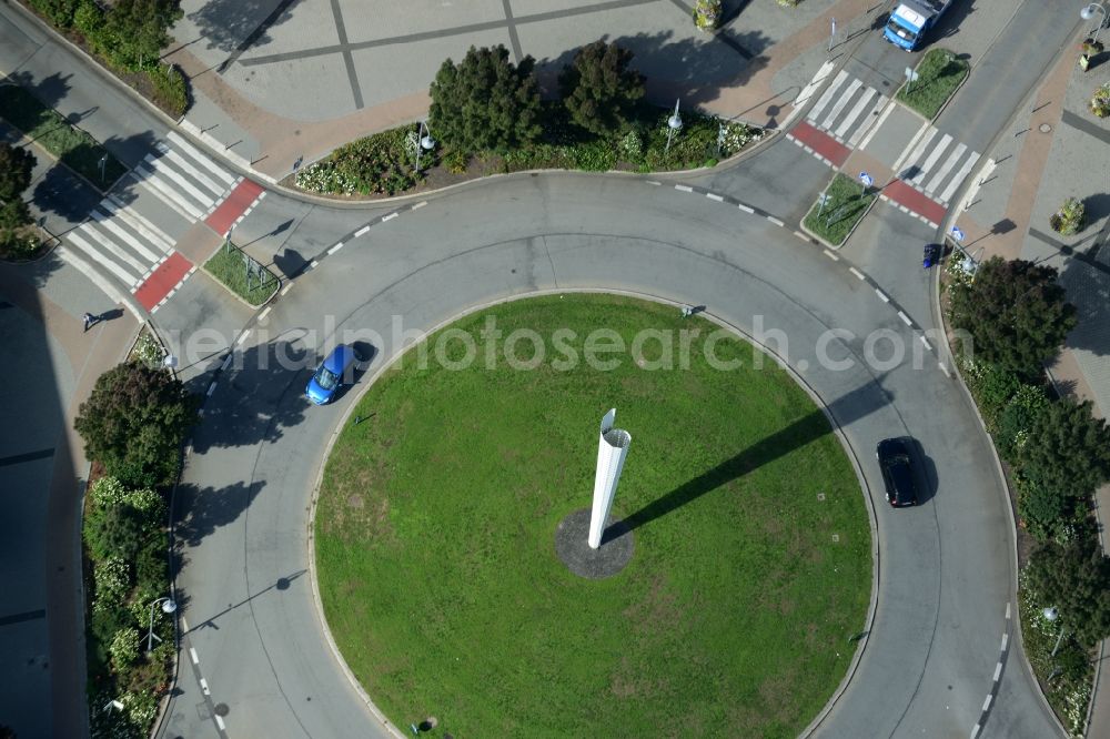 Aerial image Hanau - Traffic management of the roundabout road on place Kurt-Blaum-Platz in Hanau in the state Hesse