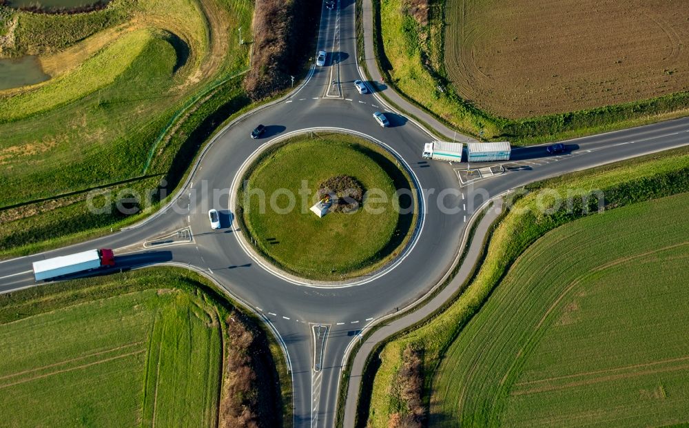 Baesweiler from the bird's eye view: Traffic management of the roundabout road 57n und L225 in Baesweiler in the state North Rhine-Westphalia