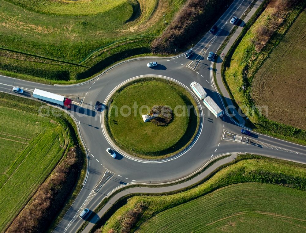 Aerial photograph Baesweiler - Traffic management of the roundabout road 57n und L225 in Baesweiler in the state North Rhine-Westphalia