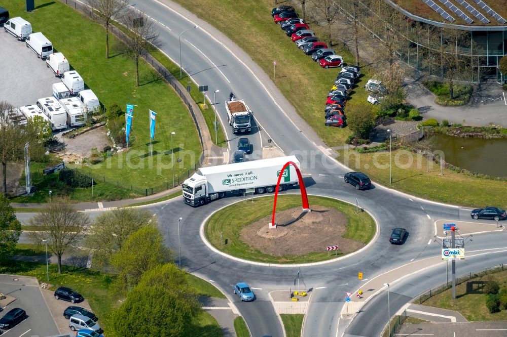 Aerial photograph Brilon - Traffic management of the roundabout road Moehnestrasse Ostring B7 - B480 in Brilon in the state North Rhine-Westphalia