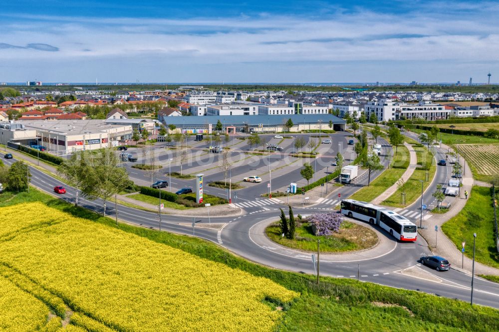 Aerial photograph Köln - Traffic management of the roundabout road on street Adrian-Meller-Strasse - Unter Linden in the district Widdersdorf in Cologne in the state North Rhine-Westphalia, Germany