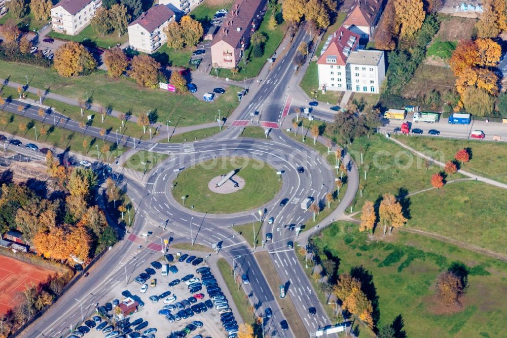 Karlsruhe from the bird's eye view: Traffic management of the roundabout road Oststadtkreisel on Ludwig-Erhard-Strasse - Wolfahrtsweierer Strasse in Karlsruhe in the state Baden-Wuerttemberg, Germany