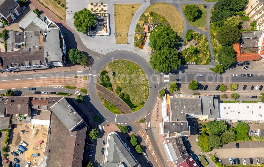 Dinslaken from above - Traffic management of the roundabout road on Platz D Agen in Dinslaken in the state North Rhine-Westphalia, Germany