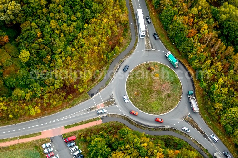 Bönen from the bird's eye view: Traffic management of the roundabout road Rhynerner Strasse in Boenen in the state North Rhine-Westphalia, Germany