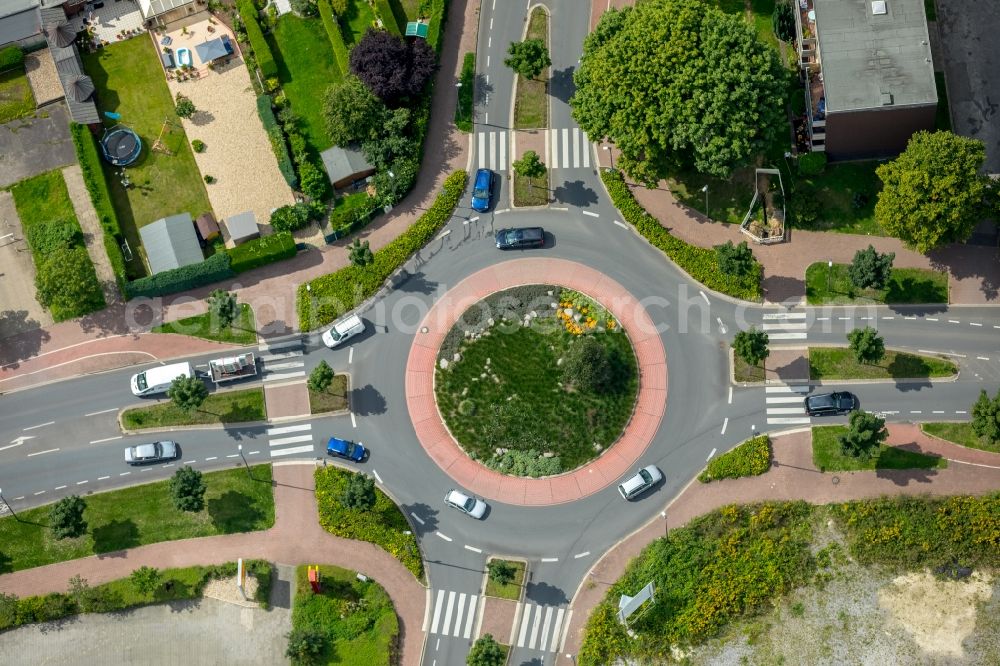 Gladbeck from above - Traffic management of the roundabout road on Rockwool Strasse - Kampstrasse in Gladbeck in the state North Rhine-Westphalia, Germany