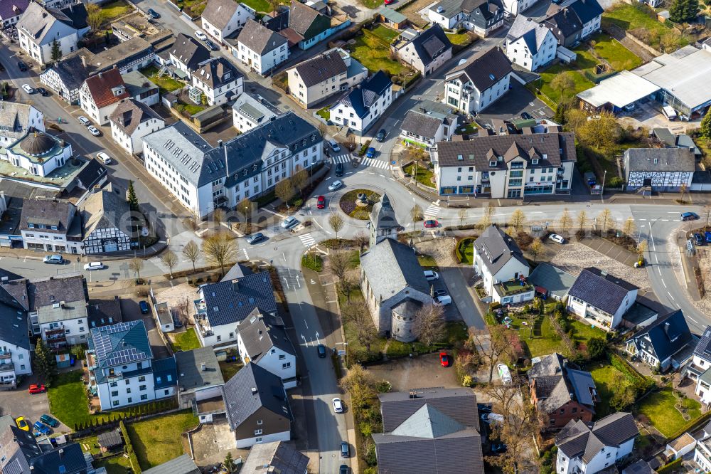 Brilon from above - Traffic management of the roundabout road Scharfenberger Strasse - Lindenweg - Steinweg - Kreuziger Mauer in Brilon in the state North Rhine-Westphalia, Germany