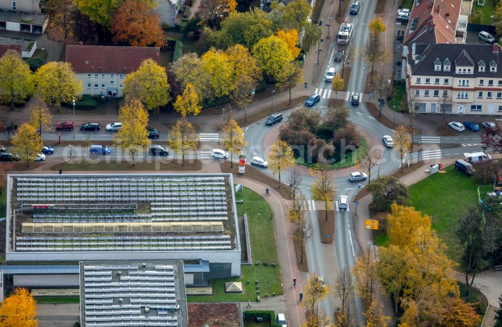 Gladbeck from the bird's eye view: Traffic management of the roundabout road of Schuetzenstrasse - In of Dorfheide - Wilhelmstrasse in Gladbeck in the state North Rhine-Westphalia, Germany