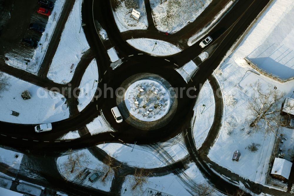 Rangsdorf from the bird's eye view: Traffic management of the roundabout road Seebadallee - Goethestrasse in Rangsdorf in the state Brandenburg