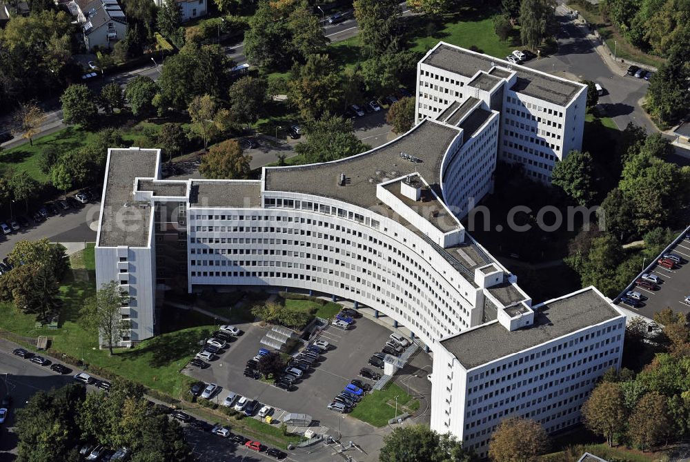 Wiesbaden from the bird's eye view: Blick auf das Kreiswehrersatzamt Wiesbaden. View of the army recruiting office in Wiesbaden.