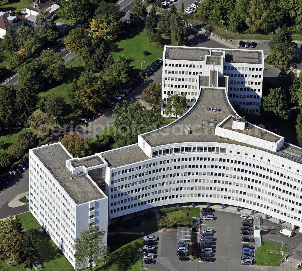 Aerial photograph Wiesbaden - Blick auf das Kreiswehrersatzamt Wiesbaden. View of the army recruiting office in Wiesbaden.