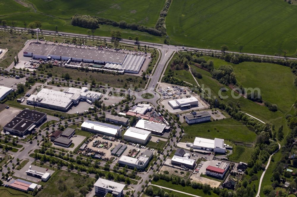 Aerial image Hoppegarten - Roundabout in the industrial estate and company settlement on Handwerkerstrasse in Hoppegarten in the state of Brandenburg