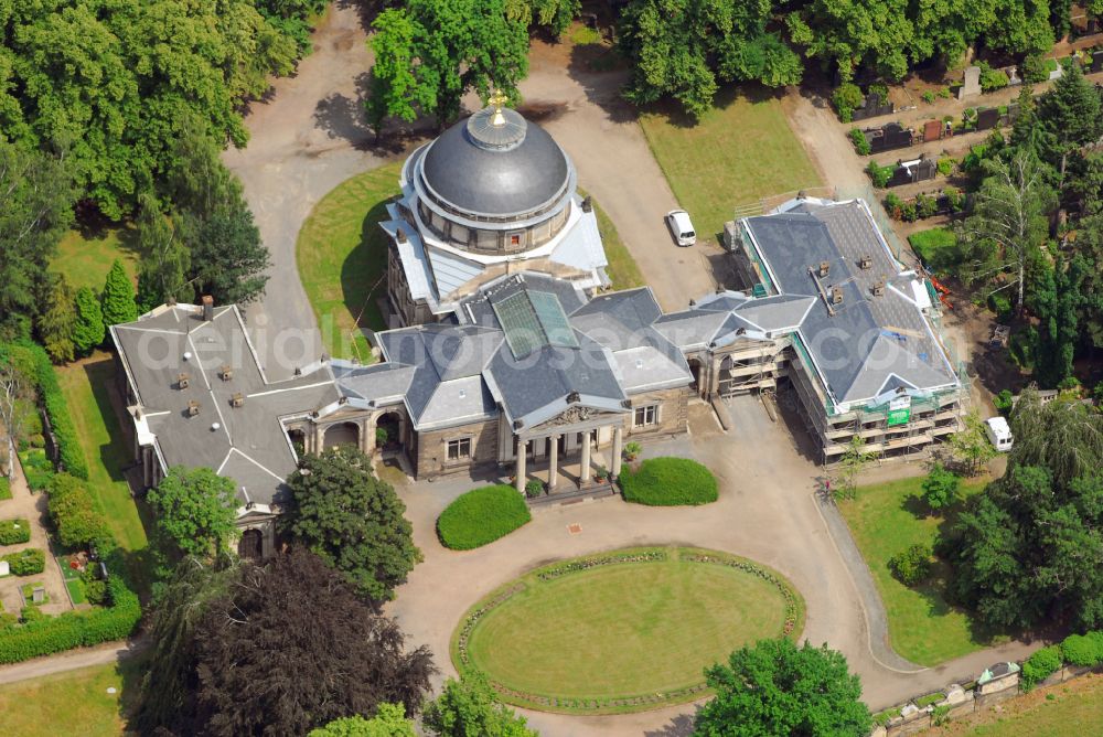 Aerial photograph Dresden - Crematory and funeral hall for burial in the grounds of the cemetery Johannisfriedhof in the district Tolkewitz in Dresden in the state Saxony, Germany