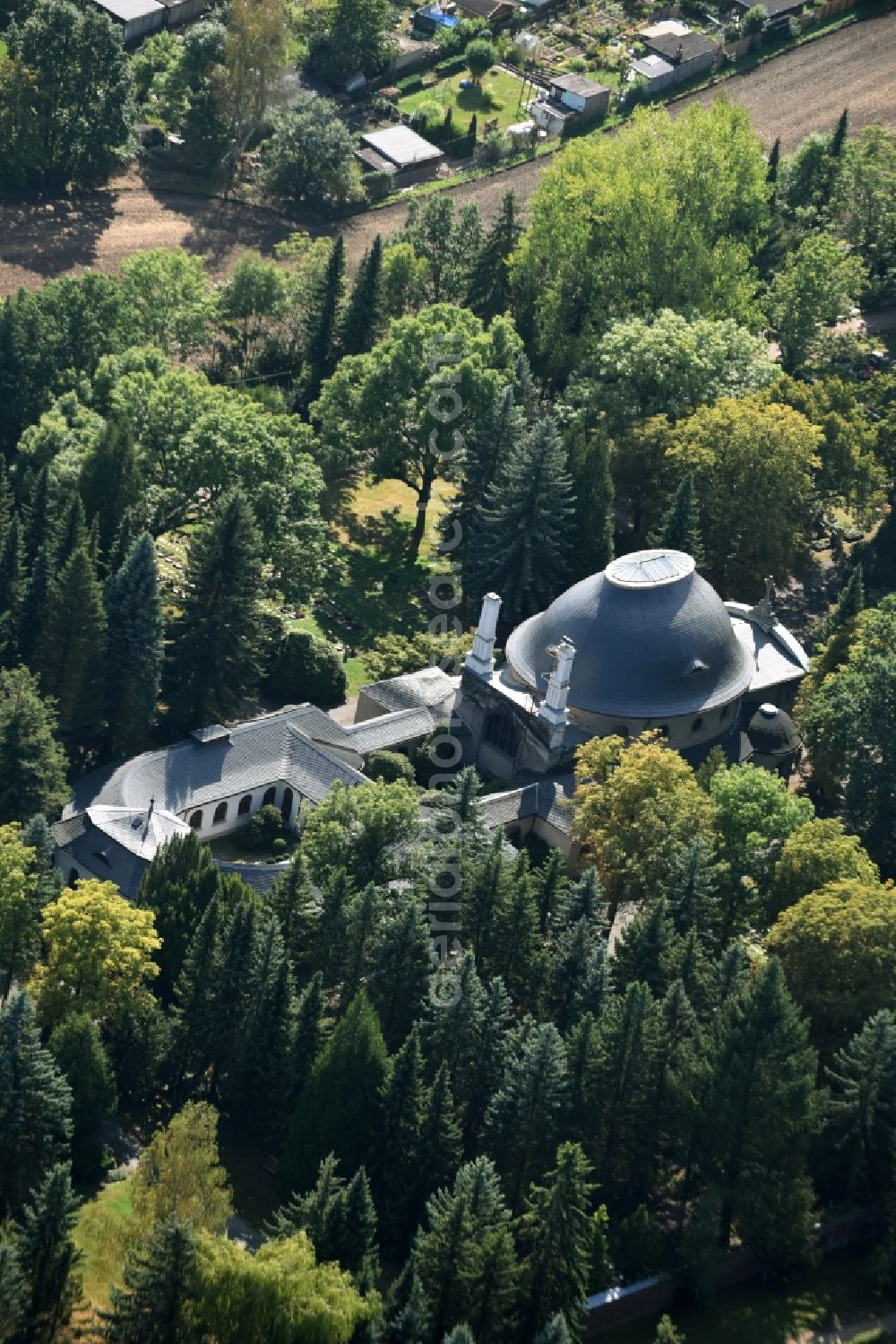 Meerane from the bird's eye view: Crematory and funeral hall for burial in the grounds of the cemetery in Meerane in the state Saxony