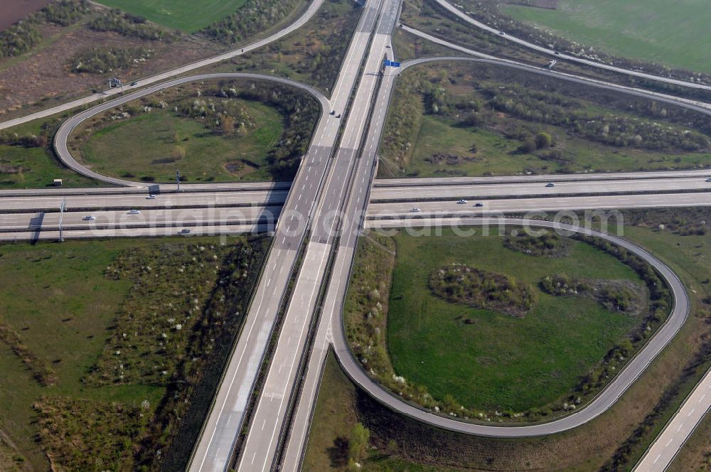 Aerial image Magdeburg - Blick auf das Autobahnkreuz / Kreuz Magdeburg mit seiner 85 m langen Brücke. Hier treffen sich die Autobahn A14 und A2.