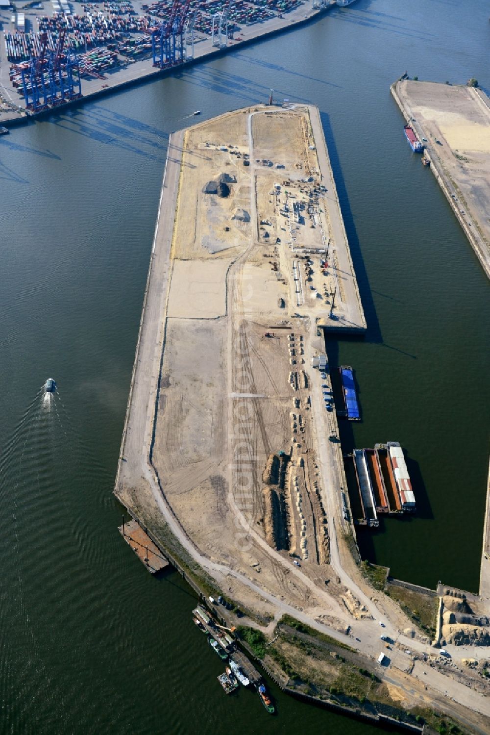 Aerial image Hamburg - Cruise Terminal in Hamburg-Mitte / Steinwerder. A project of the Hamburg Port Authority HPA