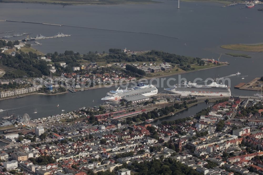 Rostock from the bird's eye view: Cruise ships in Warnemuende, a district of Rostock in Mecklenburg - Western Pomerania