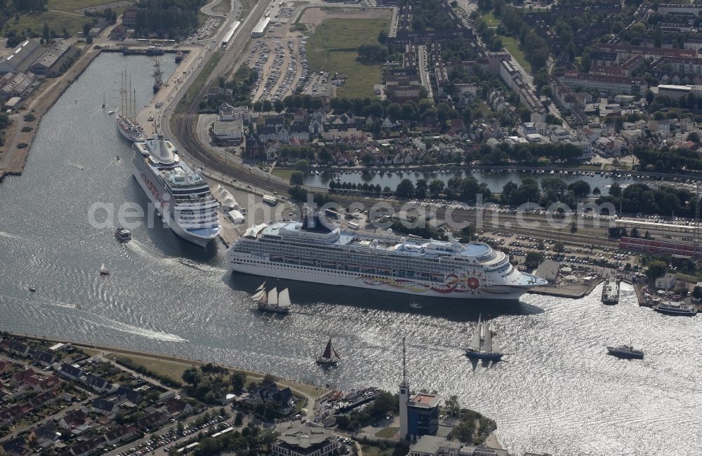 Rostock from the bird's eye view: Cruise ships in Warnemuende, a district of Rostock in Mecklenburg - Western Pomerania