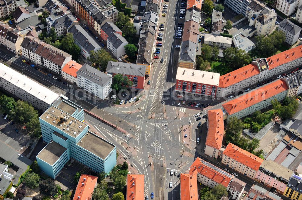 Aerial image Frankfurt am Main OT Bockenheim - Kreuzung an der Adalberststraße Ecke Schloßstraße im Stadtteil Bockenheim in Frankfurt am Main in Hessen. Junction at the street Adalbertstrasse and Schlossstrasse in the district Bockenheim in Frankfurt at the Mian in Hesse.