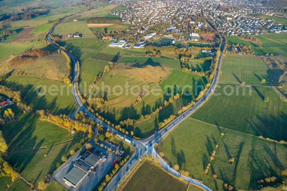 Brilon from the bird's eye view: Road over the crossroads of Altenbuerener Str. and of B7 in Brilon in the state North Rhine-Westphalia, Germany