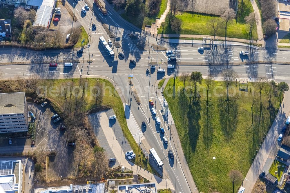 Aerial photograph Hagen - Road over the crossroads Hagener Strasse and Boeler Strasse in Hagen in the state North Rhine-Westphalia, Germany