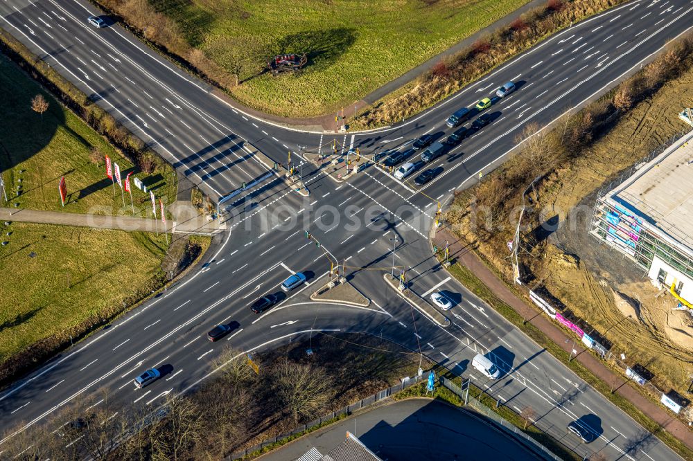 Hamm from the bird's eye view: Road over the crossroads on street Unnaer Strasse - Werler Strasse in Hamm at Ruhrgebiet in the state North Rhine-Westphalia, Germany