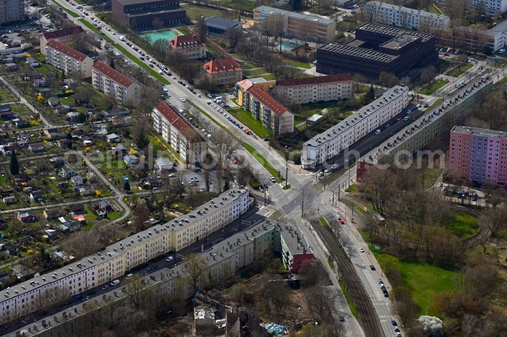 Aerial image Berlin - Road over the crossroads Hansastrasse - Buschallee in the district Weissensee in Berlin, Germany