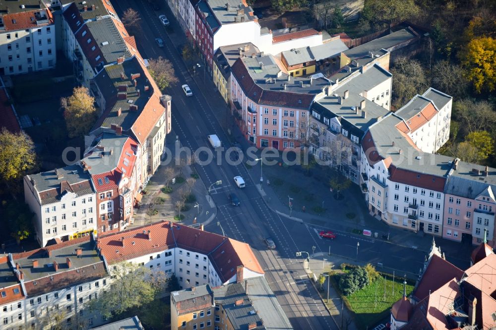 Berlin from the bird's eye view: Road over the crossroads Mandrellaplatz - Seelenbinderstrasse in the district Koepenick in Berlin, Germany