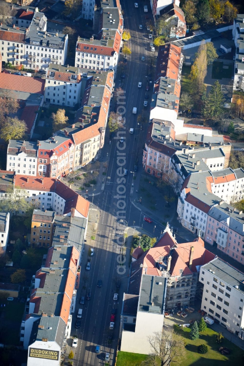 Aerial photograph Berlin - Road over the crossroads Mandrellaplatz - Seelenbinderstrasse in the district Koepenick in Berlin, Germany