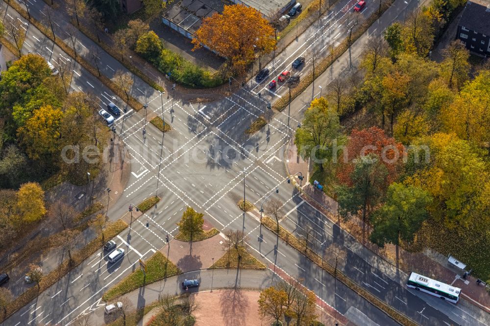 Aerial image Gladbeck - road over the crossroads Muehlenstrasse corner Sandstrasse - Konrad-Adenauer-Allee in Gladbeck in the state North Rhine-Westphalia, Germany