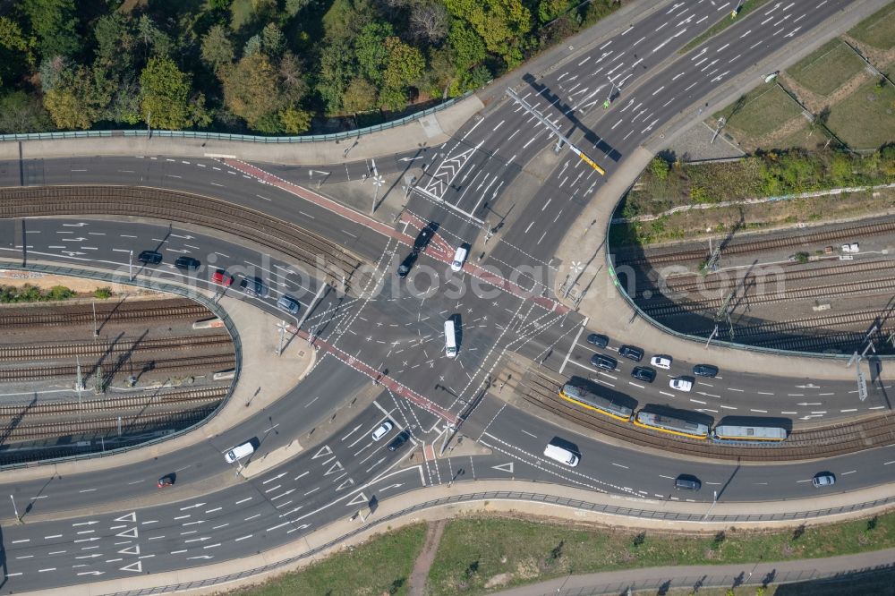 Aerial photograph Leipzig - Road over the crossroads Rackwitzer Strasse - Berliner Strasse in the district Abtnaundorf in Leipzig in the state Saxony, Germany