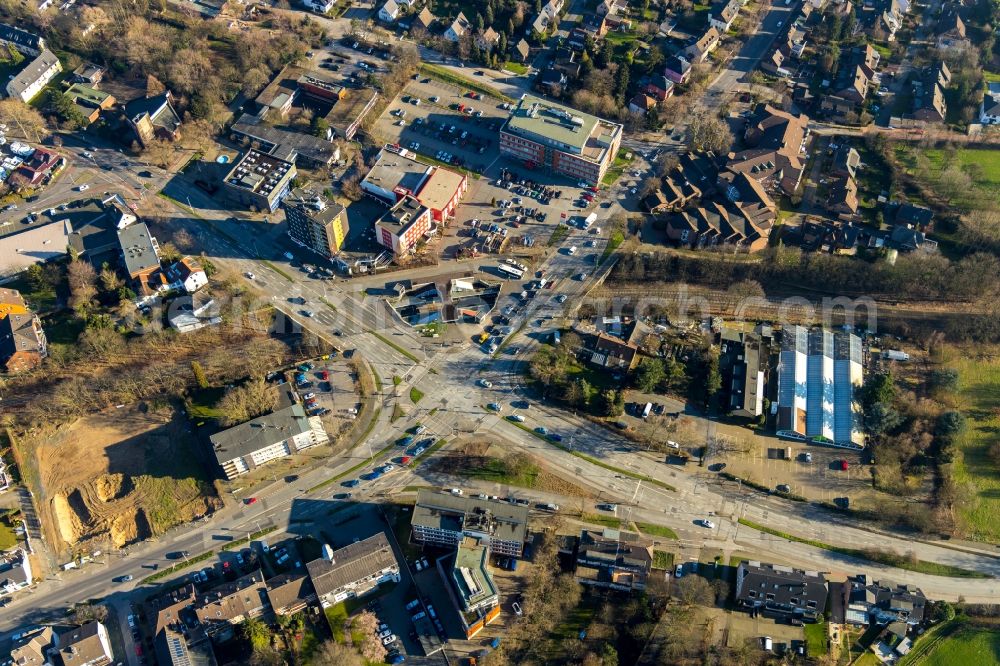 Aerial image Duisburg - Road over the crossroads on Sittardsberger Allee - Altenbrucher Damm - Duesseldorfer Landstrasse in Duisburg in the state North Rhine-Westphalia, Germany