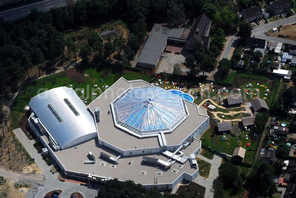 Aerial photograph Ludwigsfelde - Kristall-Saunatherme Ludwigsfelde. Erste FKK Therme in Brandenburg. Kristall Schwimm- und GesundheitsCenter Ludwigsfelde GmbH, Fichtestraße, 14974 Ludwigsfelde, Telefon: 03378 / 518 79-0, Telefax: 03378 / 518 79-33, Achim Walder: