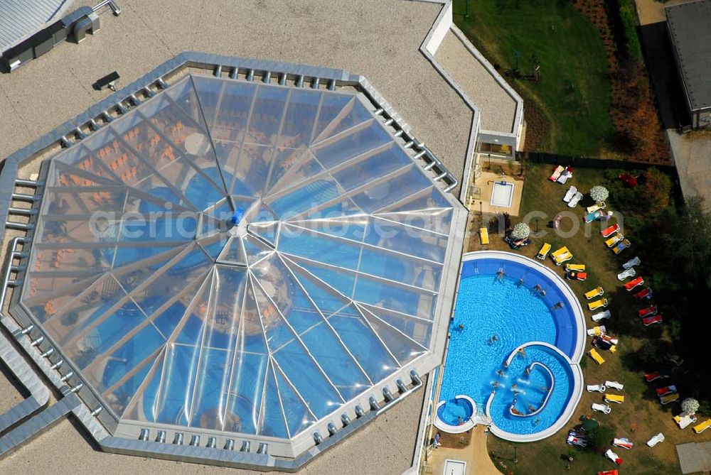 Ludwigsfelde from the bird's eye view: Kristall-Saunatherme Ludwigsfelde. Erste FKK Therme in Brandenburg. Kristall Schwimm- und GesundheitsCenter Ludwigsfelde GmbH, Fichtestraße, 14974 Ludwigsfelde, Telefon: 03378 / 518 79-0, Telefax: 03378 / 518 79-33, Achim Walder: